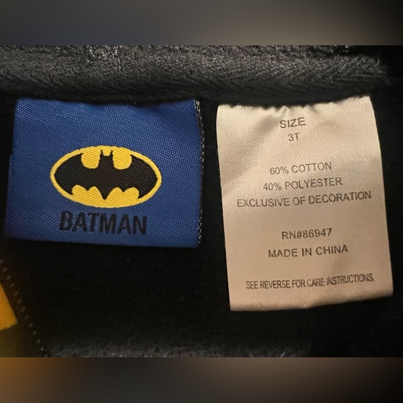 Batman Zipper jacket - size 3t - with optional mesh mask when wearing hood - Picture 2 of 3